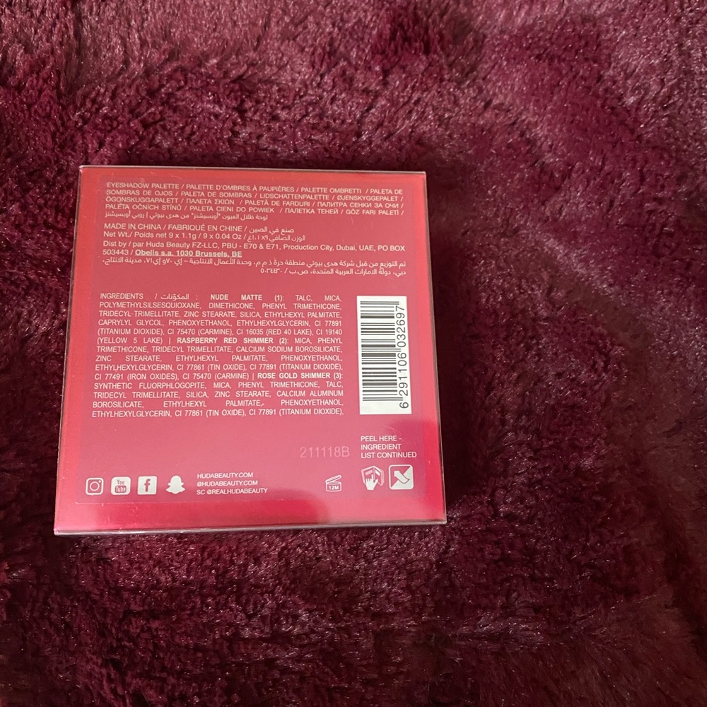 Huda Ruby Obsessions - Picture 2 of 4